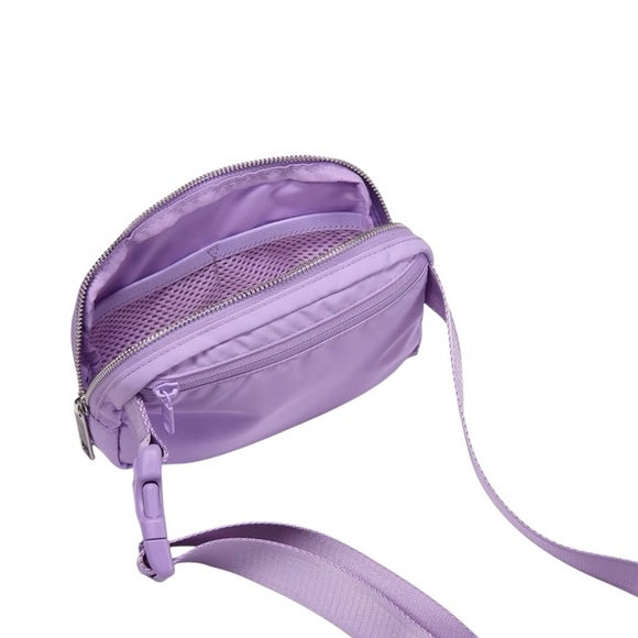 NWT Lululemon Everywhere Belt Bag 1L - Picture 4 of 4